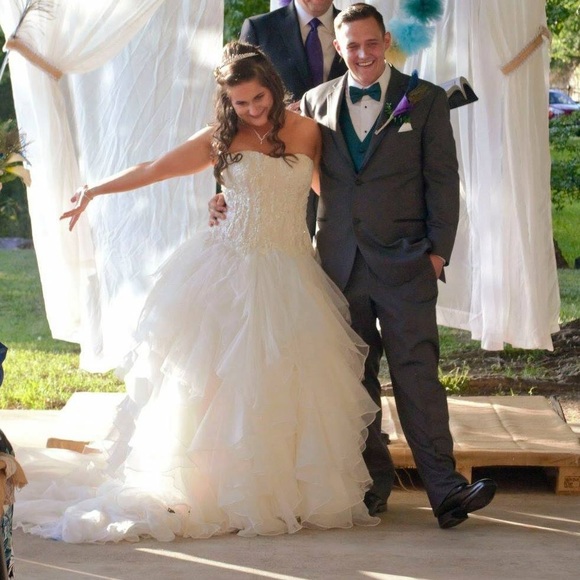 Meet your Posher, Kendra - Picture 2 of 3